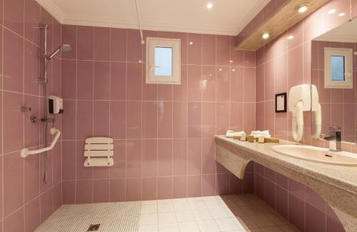 Quartier Saint-Ambroise Hotel | Grand Hôtel Amelot