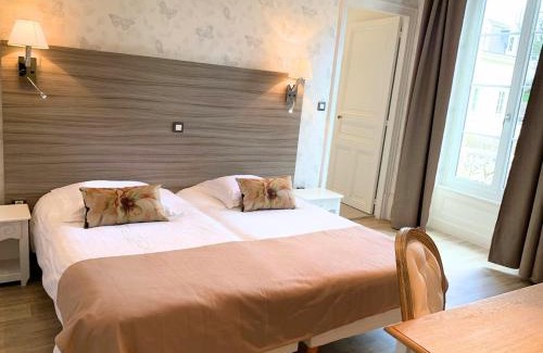 Bourbon-Lancy Hotel | Grand Hôtel de Bourbon-Lancy - Spa et Restaurant - Logis