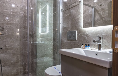 Arnavutkoy Hotel | Grand Hamit By Karadayi Airport Hotel