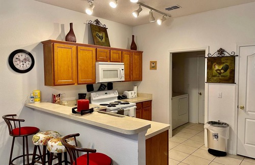 Sandy Ridge House | Grand Holiday 4BD Pool Home at Disney & Universal