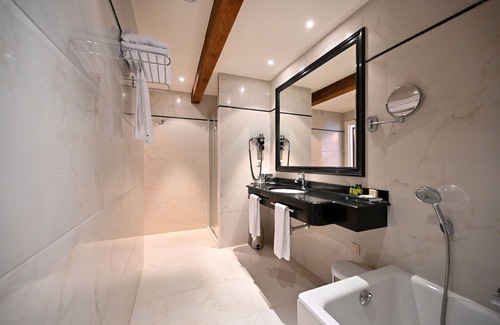 Historical Center Bruges Hotel | Grand Hotel Casselbergh Bruges