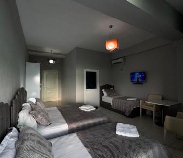 Qerek Hotel | Grand Hotel Gjyshi