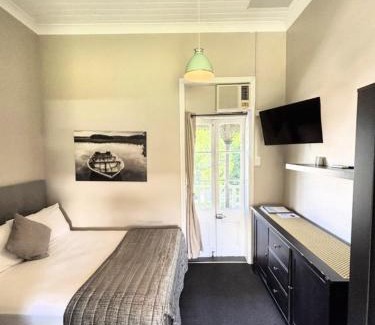 Mount Morgan Hotel | Grand Hotel Mount Morgan