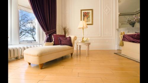 Kelvinbridge Apartment | Grand in the Park