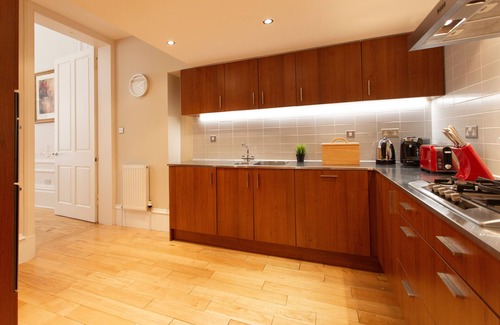 Kelvinbridge Apartment | Grand In The Park .
