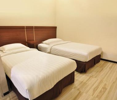 Ketintang House | Grand Kebonsari Guesthouse