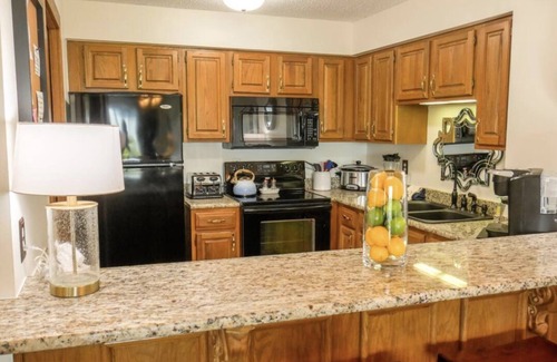 Shangri-La Estates Condo | Grand Lake Getaway – Vista Towers 10th Floor Condo with Golf & Lake Views