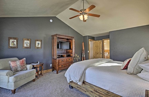 Grand Lake House | Grand Lake Getaway: Walk to Shadow Mountain Lake!
