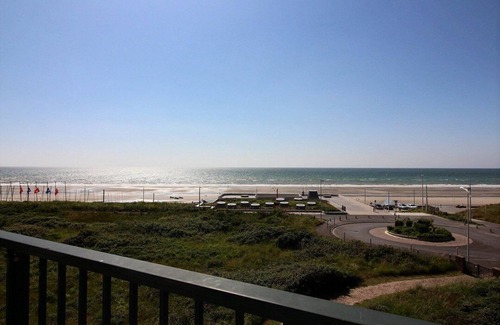 Hardelot-Plage Apartment | GRAND LARGE A C2: Large seafront apartment for 6 people