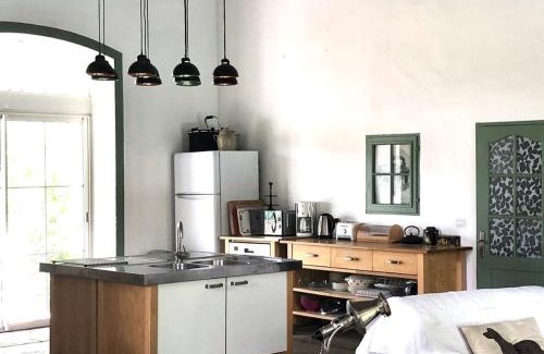 Pomas House | Grand loft avec piscine privée dans vielle gare