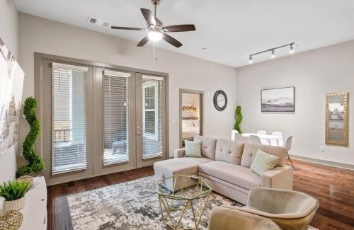 Woodbridge Apartment | Grand Luxury Premium Vaulted Ceilings