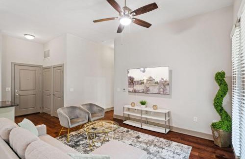 Woodbridge Apartment | Grand Luxury Premium Vaulted Ceilings