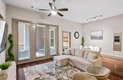 Woodbridge Apartment | Grand Luxury Premium Vaulted Ceilings