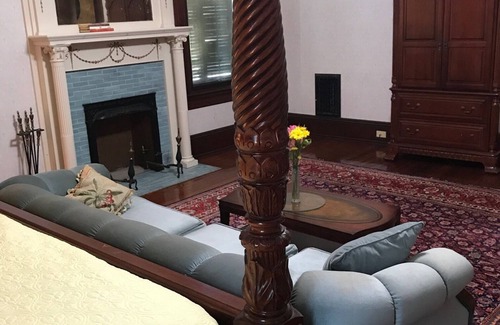 Galveston Apartment | Grand Manor Historic Mansion Bird of Paradise Suite
