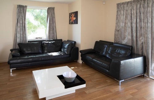 Queanbeyan East Hotel | Grand Manor Motor Inn - Queanbeyan