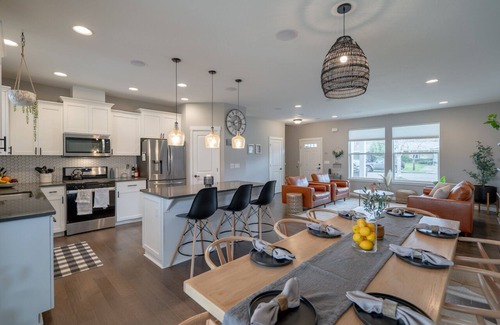 Amazon House | Grand Moxie: Kincaid House