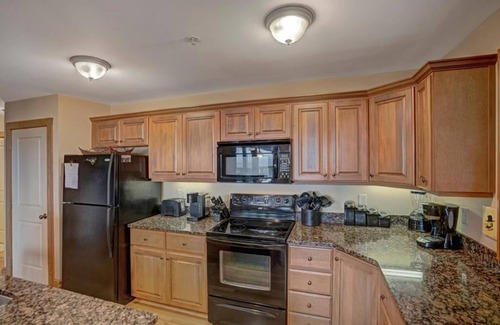 Banner Elk Condo | Grand Oaks RL1 - Mountain Views, Gated Resort, Indoor/Outdoor Pools and Hot Tub, Fitness Area, Fi.