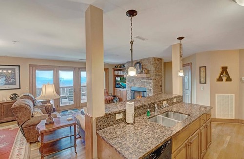 Banner Elk Condo | Grand Oaks RL1 - Mountain Views, Gated Resort, Indoor/Outdoor Pools and Hot Tub, Fitness Area, Fi.