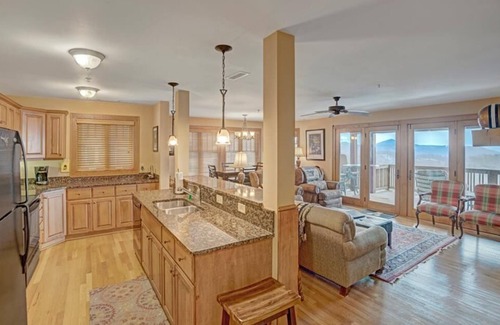 Banner Elk Condo | Grand Oaks RL1 - Mountain Views, Gated Resort, Indoor/Outdoor Pools and Hot Tub, Fitness Area, Fi.