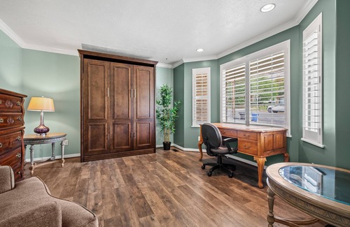 North Ogden House | Grand Ogden Lodge, Hot Tub, Close to Ski Resorts – 6 BR | 5 Baths | Hot Tub