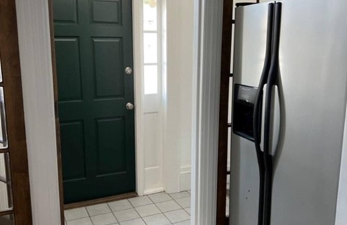 Charleston Apartment | Grand Old White Capitol Executive Suite