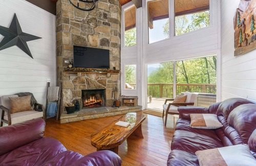 Chalet Village Cabin | Grand Ole Chalet:Mt Views,Fireplace,Firepit,Arcade