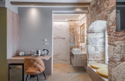 Old Town House | Grand Palace Luxury Retreat - Tale Of The Sea