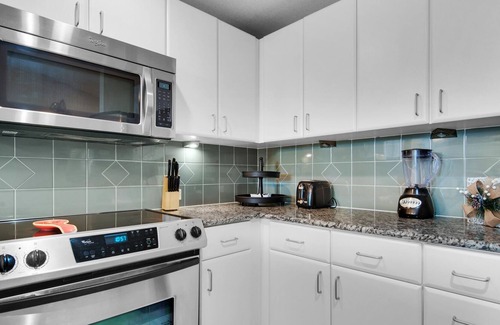 Panama City Beach Condo | Grand Panama: 3rd floor Gulf Front, Dogs Considered. Free Dolphin Cruise +More