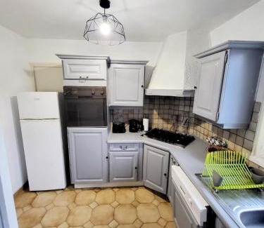 Tremblay-en-France Apartment | Grand pavillon avec jardin
