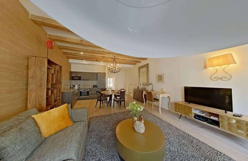 Lower Town Apartment | Grand Place Escape, spacious 2BR with Charm