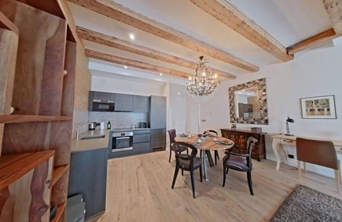 Lower Town Apartment | Grand Place Escape, spacious 2BR with Charm