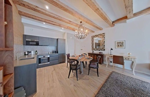Lower Town Apartment | Grand Place Escape, spacious 2BR with Charm