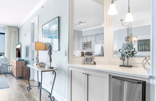 Orange Beach Condo | Grand Pointe 301: Upscale, watch the dolphins