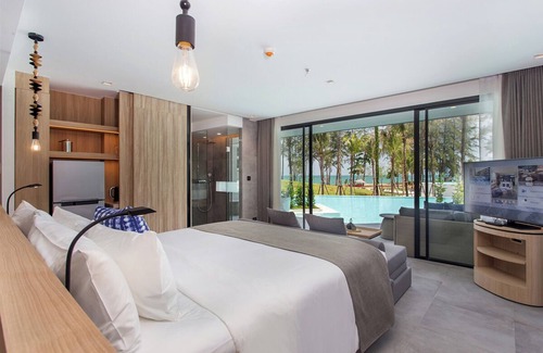 Khuekkhak Resort | Grand Pool Access +Jacuzzi Seaview (PS5)