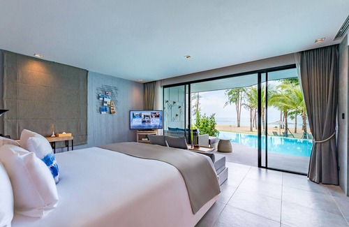 Khuekkhak Resort | Grand Pool Access +Jacuzzi Seaview (PS5)