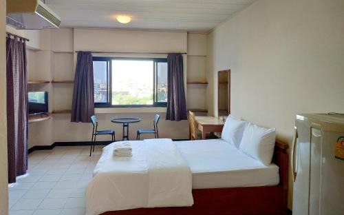 Nonthaburi Hotel | Grand Residence Ngamwongwan 19