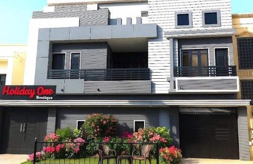 Gulshan-e-Iqbal House | Grand Rose In Gulshan