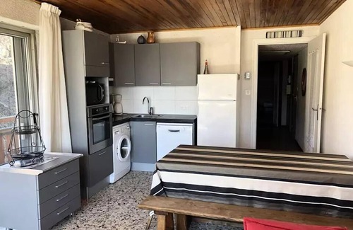 Cognet Apartment | Grand Sablat B Residence - HIGH STATION HEARING APARTMENT