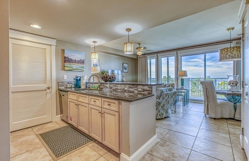 Baytowne Wharf Condo | Grand Sandestin Baytowne Wharf 1 BR 2 full BA.