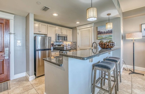 Baytowne Wharf Condo | Grand Sandestin Baytowne Wharf 1 BR 2 full BA.
