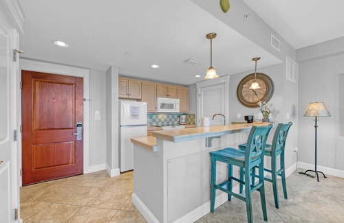 Baytowne Wharf Condo | Grand Sandestin by Baytowne Wharf Village at Sandestin Golf & Beach Resort.