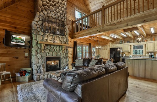 Ellijay Cabin | Grand Slam Riverhouse - Dog Friendly, Hot Tub, Game Room/Minimum Age Requirement