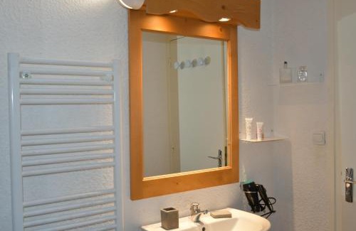 Besse-et-Saint-Anastaise Apartment | Grand studio 6 pers. Super Besse, Résidence *