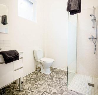 Saint-Quentin Apartment | Grand studio avec Parking 2pers