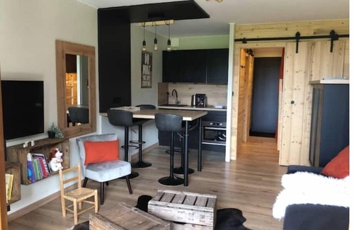 Lans-en-Vercors Apartment | Grand Studio Beethoven Rénové au Centre du Village
