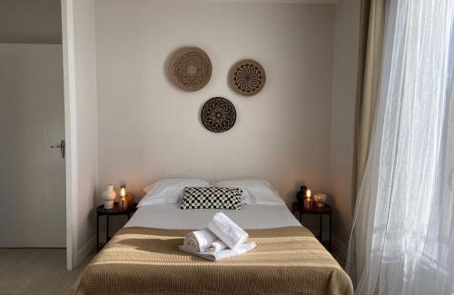 La Fuye-Velpeau Apartment | Grand studio calme avec balcon & parking gratuit