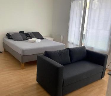 Arcueil Apartment | Grand Studio de 37m carrés - RER Laplace et Maison des Examens à 5 minutes à pied