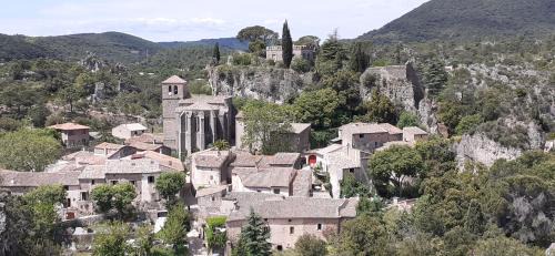 Clermont-l'Herault Apartment | Grand Studio Entre Lac Et Garrigue