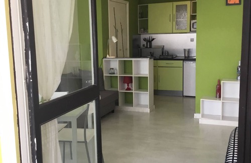 Montpellier Apartment | Grand Studio en Hyper Centre au Calme à 100m du Port et de la mer