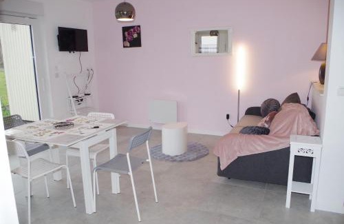 Hem-Lenglet Apartment | Grand studio La Sensée - Wifi, Calme, Parking privé